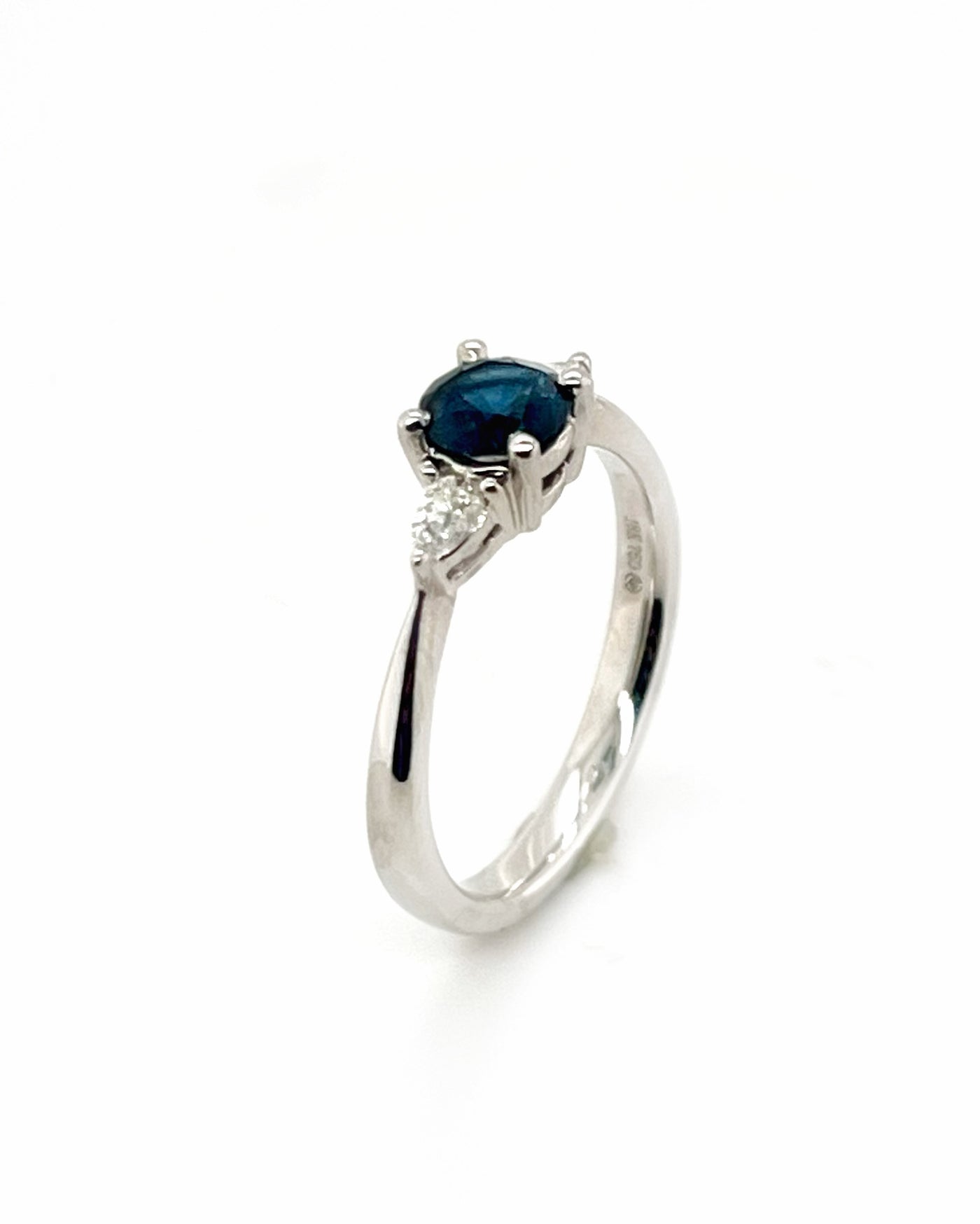Untreated Queensland Sapphire ring