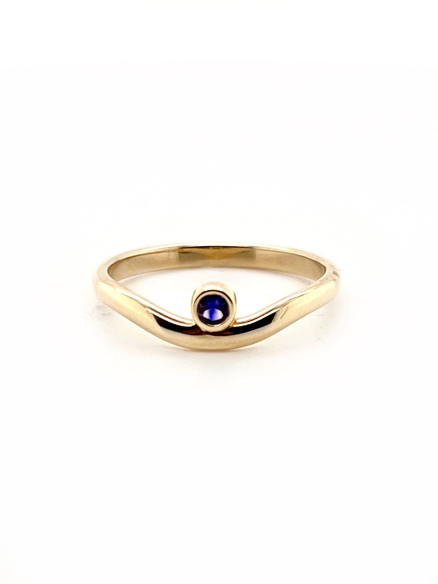 Curved Band Sapphire ring