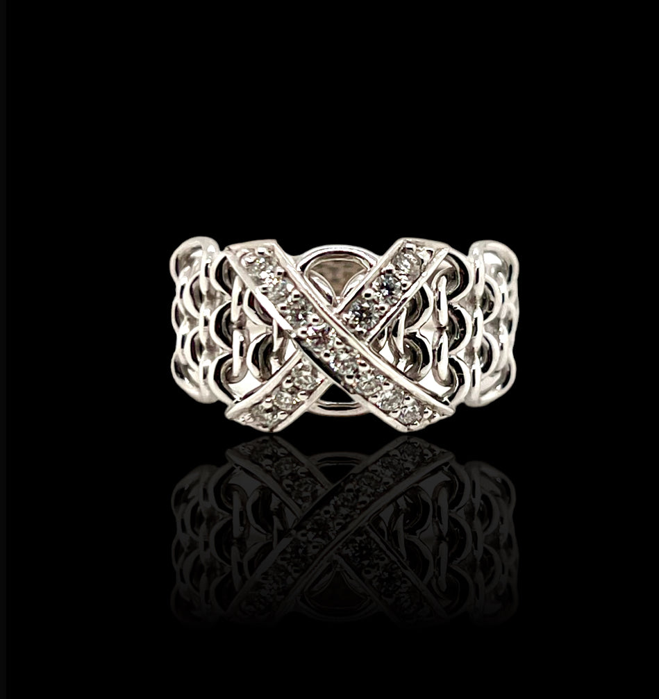 Link Pattern Wide Band Ring