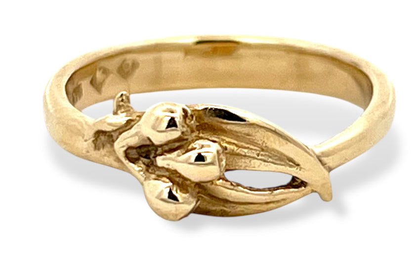 Gum leaves ring