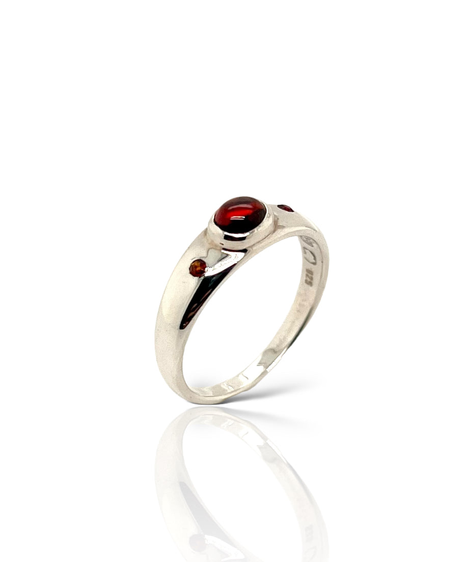 Cabochon Garnet Ring