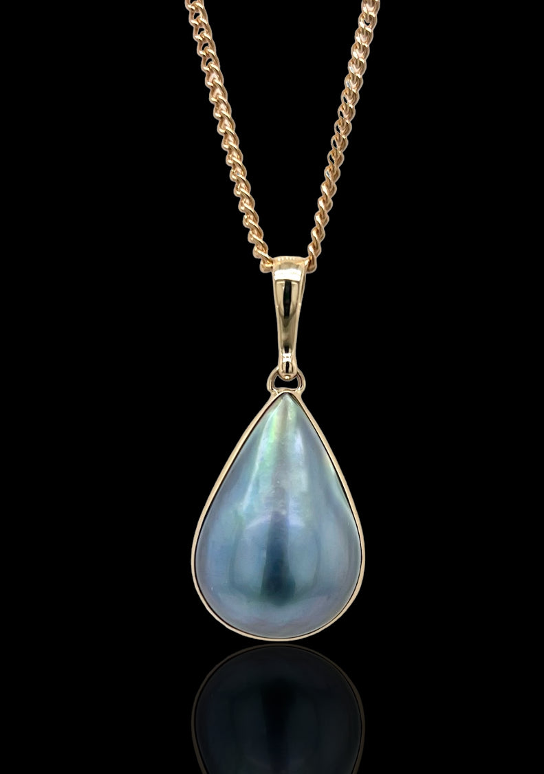 Mabe Pearl Black/Blue Tear Drop Pendant