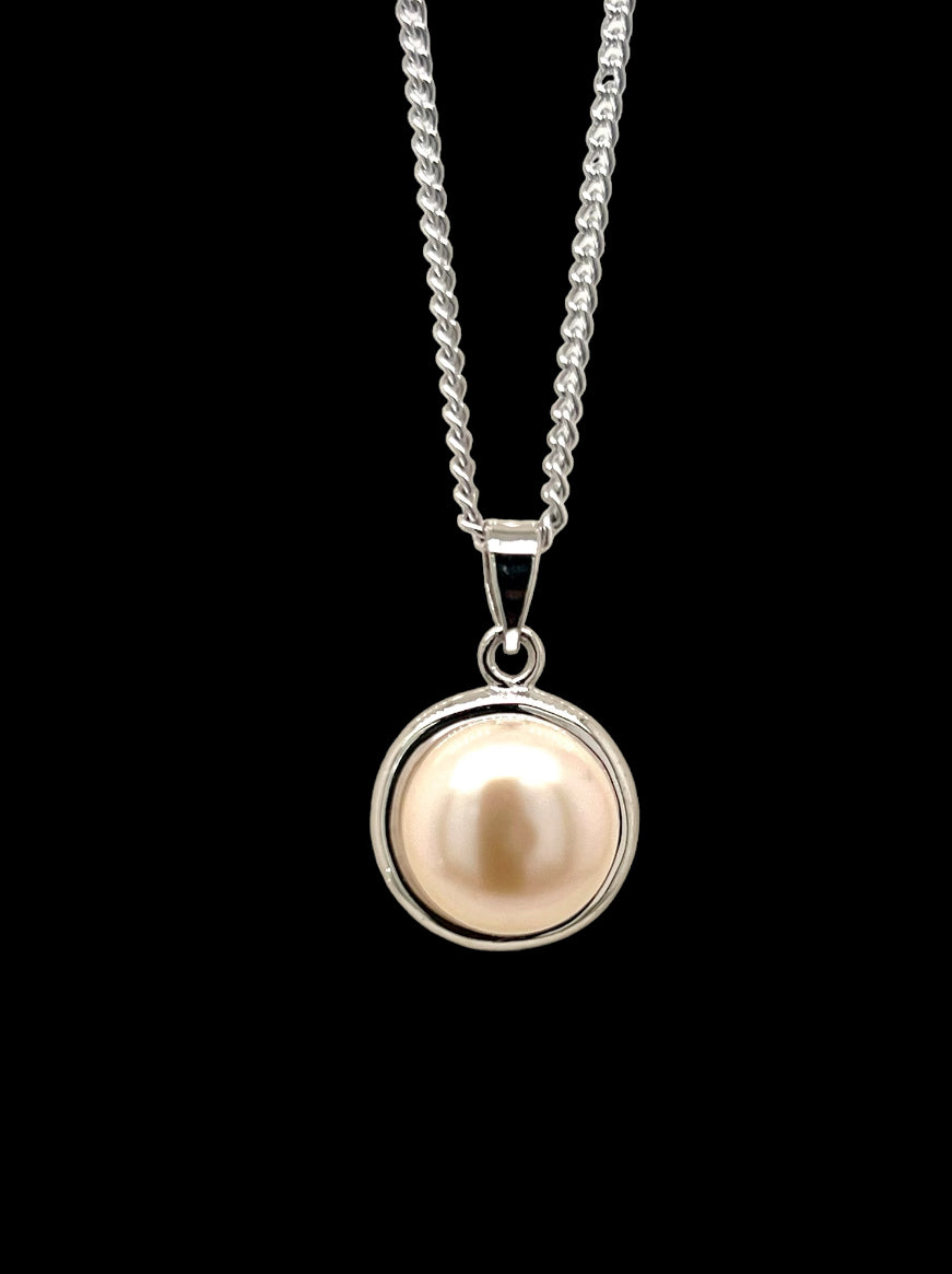 White Button Freshwater Pearl Pendant