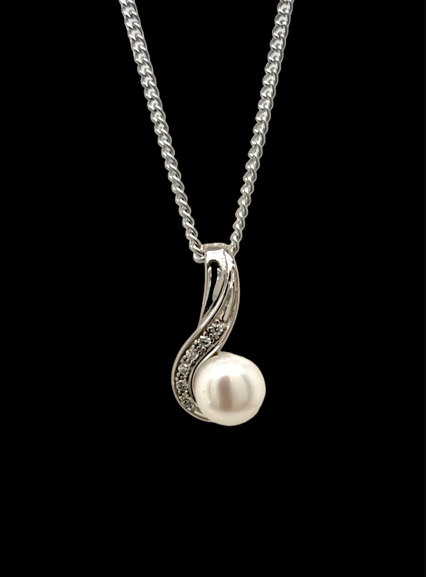 White Freshwater Pearl Pendant