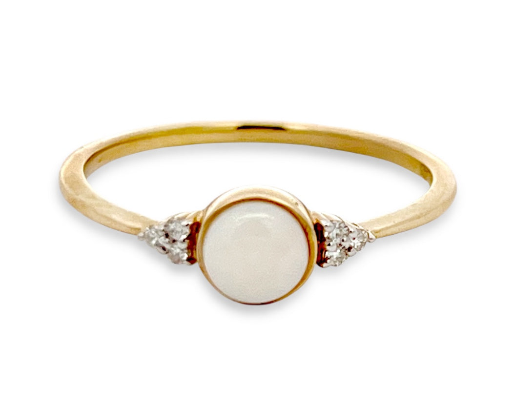 White Opal & Dia. Ring