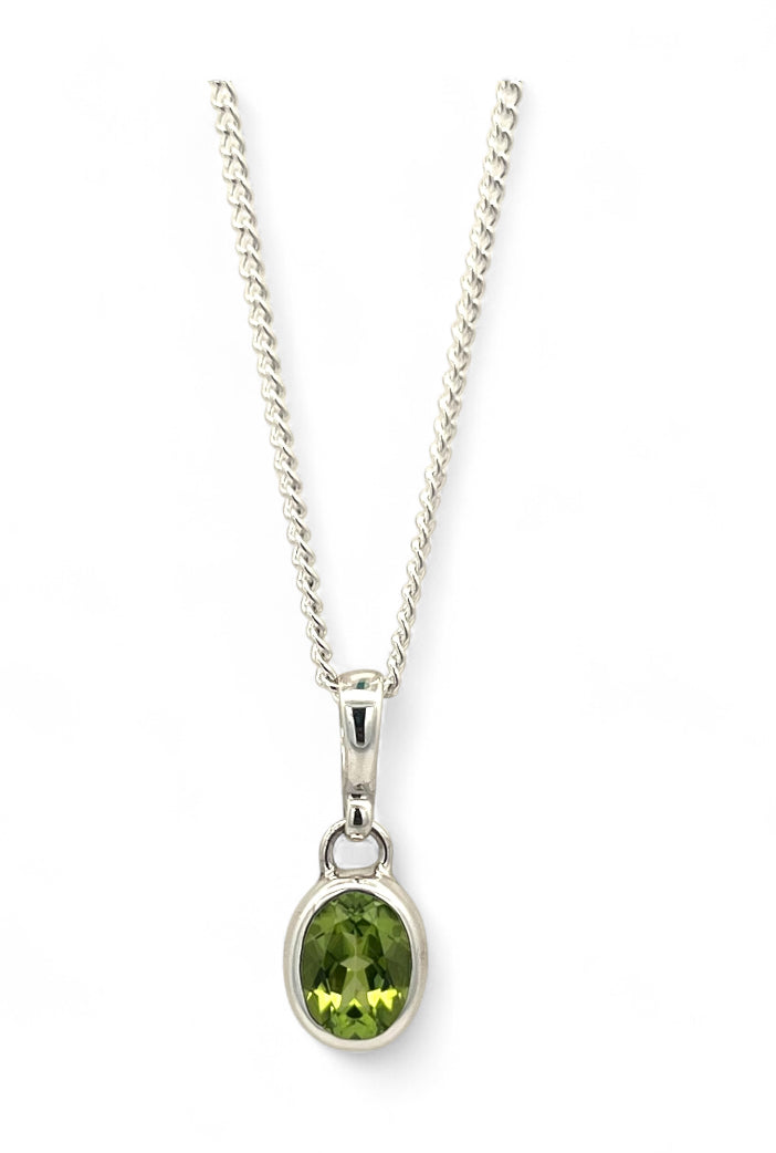 Oval peridot pendant