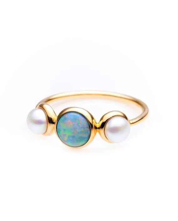 2 pearls and an Opal Gold